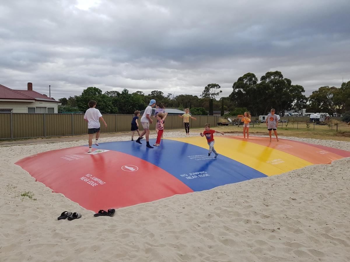 Golden Country Motel And Caravan Park Maryborough Bagian luar foto