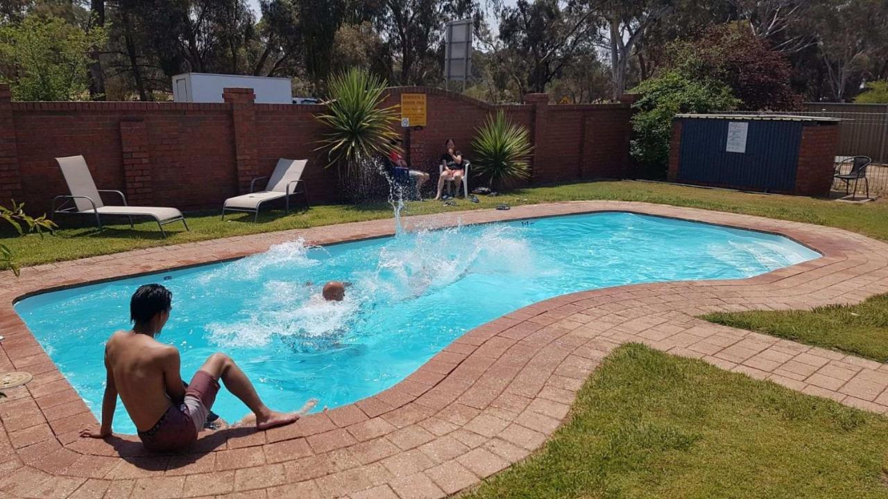 Golden Country Motel And Caravan Park Maryborough Bagian luar foto